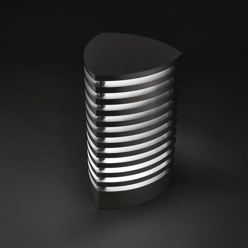 Trilene2 by mnima. Table light sculpted from solid aluminum. Modern. Minimal.